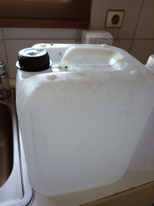 Bidon de 10 litres pour préparer un sirop de sucre pour abeilles